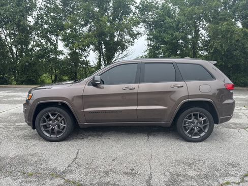 Used 2021 Jeep Grand Cherokee Limited w/ Quick Order Package 28K 80th AWD/4WD image 2