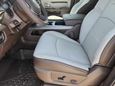 New 2026 RAM 2500 Laramie AWD/4WD image 24