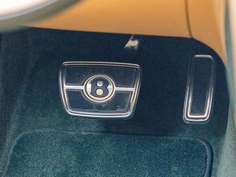 Used 2021 Bentley Bentayga AWD/4WD image 70