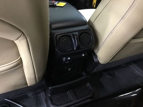 Used 2019 Jeep Wrangler Unlimited Sahara w/ Quick Order Package 24M Moab AWD/4WD image 30