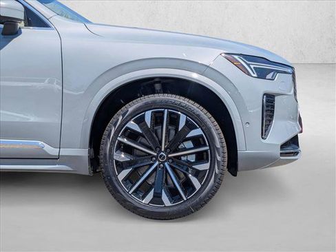 Certified 2026 Volvo XC90 B5 Plus w/ Protection Package image 10