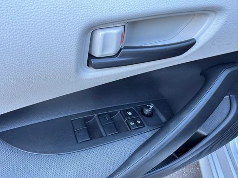 Used 2022 Toyota Corolla L FWD image 38