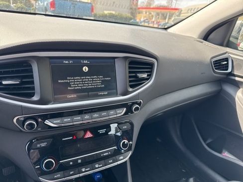 Used 2017 Hyundai Ioniq SEL image 8