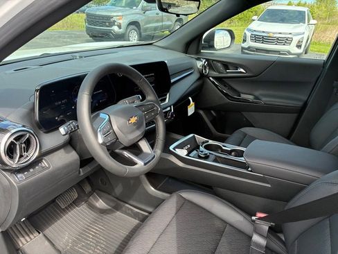 New 2026 Chevrolet Equinox LT w/ Convenience Package II AWD/4WD image 4