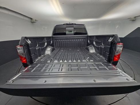 Used 2024 Nissan Titan SV image 34