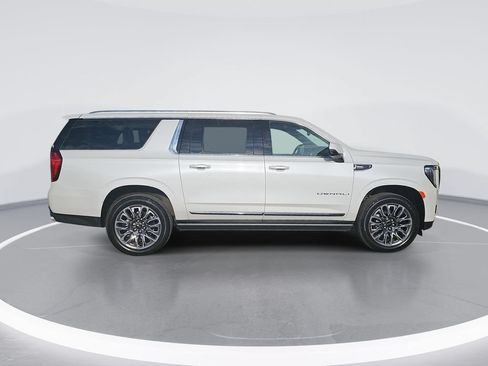 Used 2023 GMC Yukon XL Denali Ultimate w/ LPO, Floor Liner Package AWD/4WD image 2