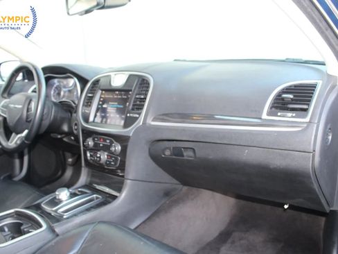 Used 2017 Chrysler 300 Limited image 16