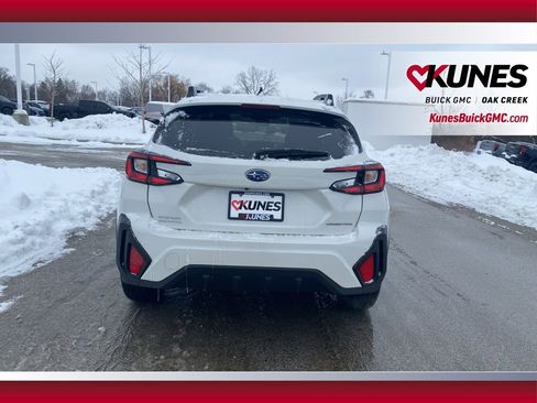 Used 2024 Subaru Crosstrek 2.0i Premium image 5