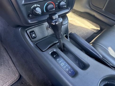 Used 1998 Chevrolet Camaro Z28 image 13