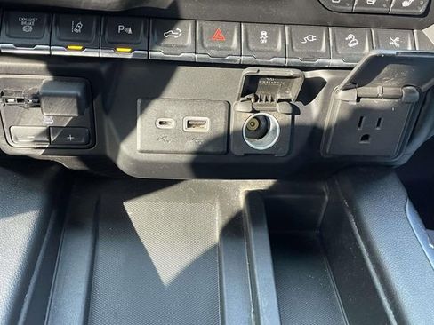 Used 2022 Chevrolet Silverado 2500 High Country w/ Safety Package II AWD/4WD image 28