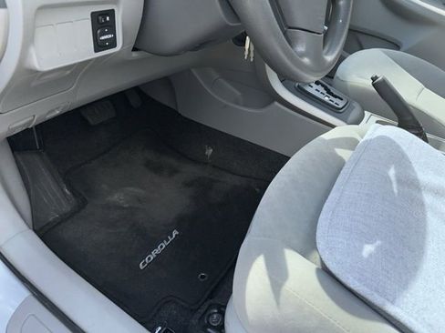 Used 2009 Toyota Corolla LE FWD image 19