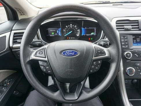 Used 2017 Ford Fusion S image 3