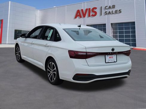 Used 2025 Volkswagen Jetta Sport FWD image 3