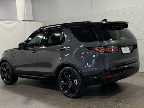 New 2025 Land Rover Discovery Dynamic SE image 12