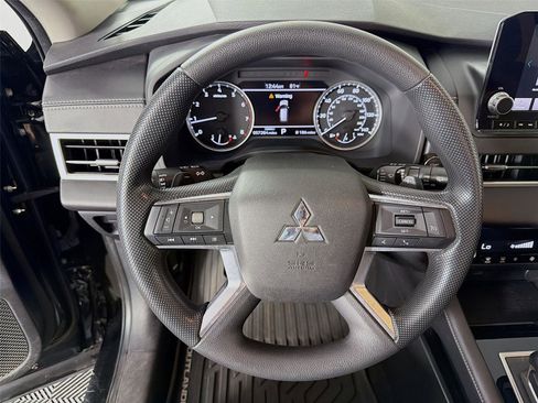 Used 2022 Mitsubishi Outlander ES AWD/4WD image 12