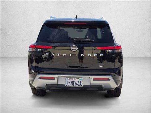 Used 2024 Nissan Pathfinder SL w/ SL Premium Package FWD image 6