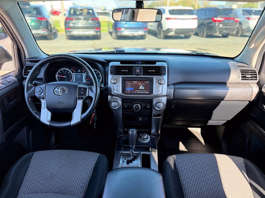 Used 2016 Toyota 4Runner SR5 AWD/4WD image 2