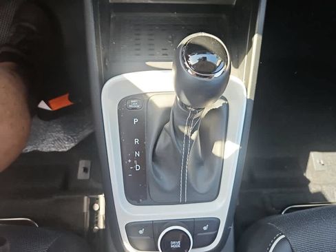 Used 2026 Hyundai Venue SEL FWD image 18