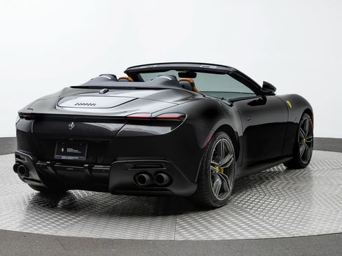 Certified 2025 Ferrari Roma Spider RWD image 7