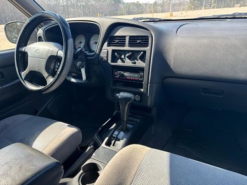 Used 2000 Nissan Pathfinder XE image 22