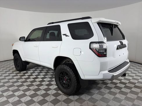 Used 2021 Toyota 4Runner TRD Off-Road Premium w/ Moonroof Package AWD/4WD image 5