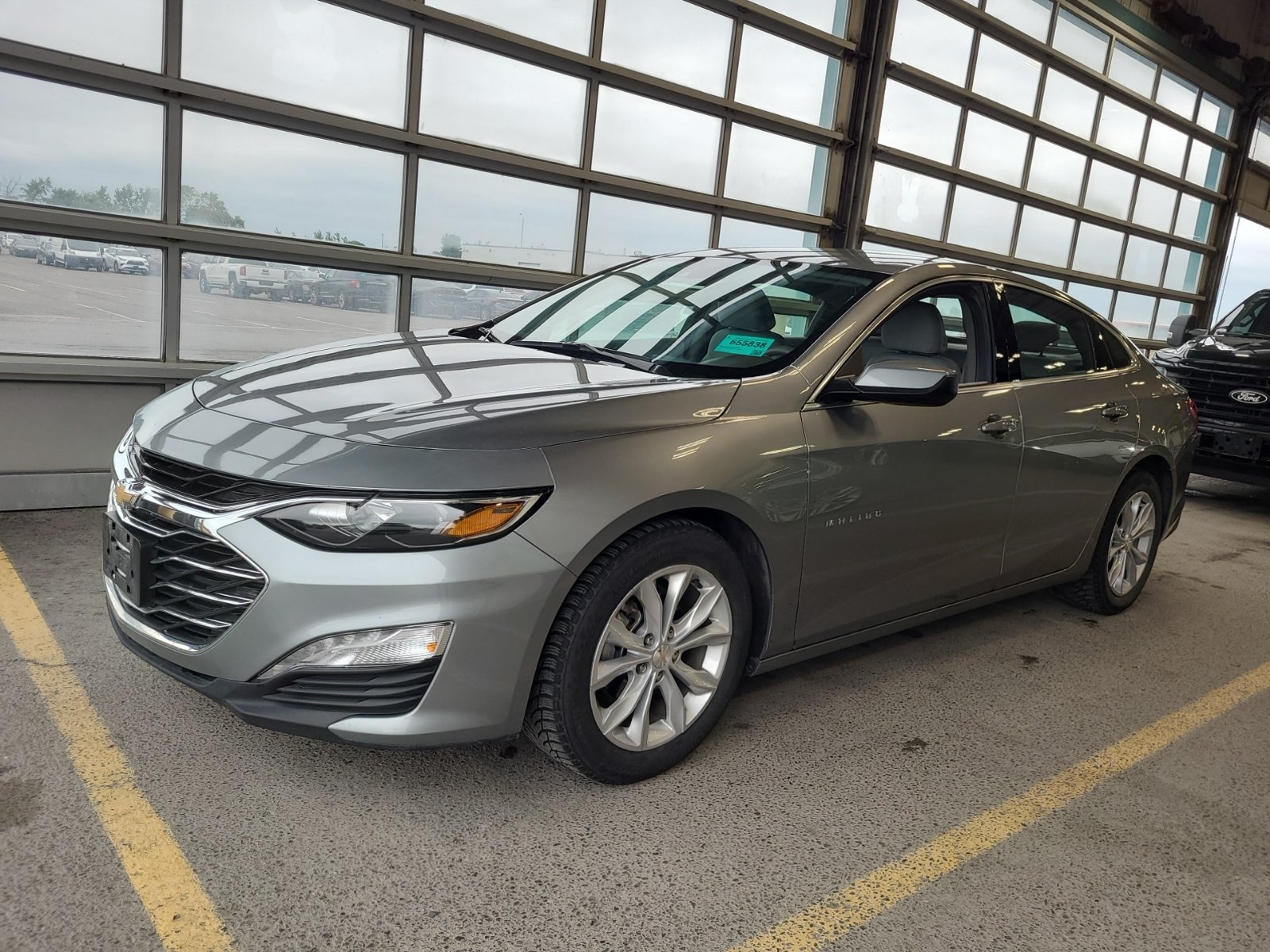Used 2025 Chevrolet Malibu LT FWD image 1