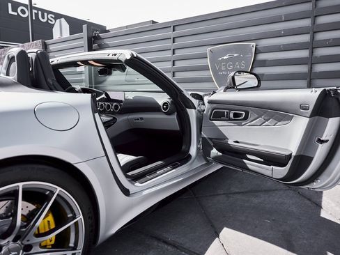Used 2020 Mercedes-Benz AMG GT R image 40