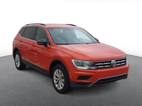 Used 2018 Volkswagen Tiguan SE image 2