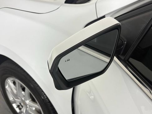 Used 2024 Chevrolet Equinox LT FWD image 13