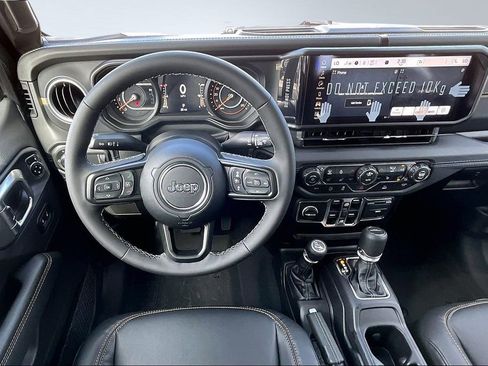 New 2026 Jeep Gladiator Sport AWD/4WD image 5