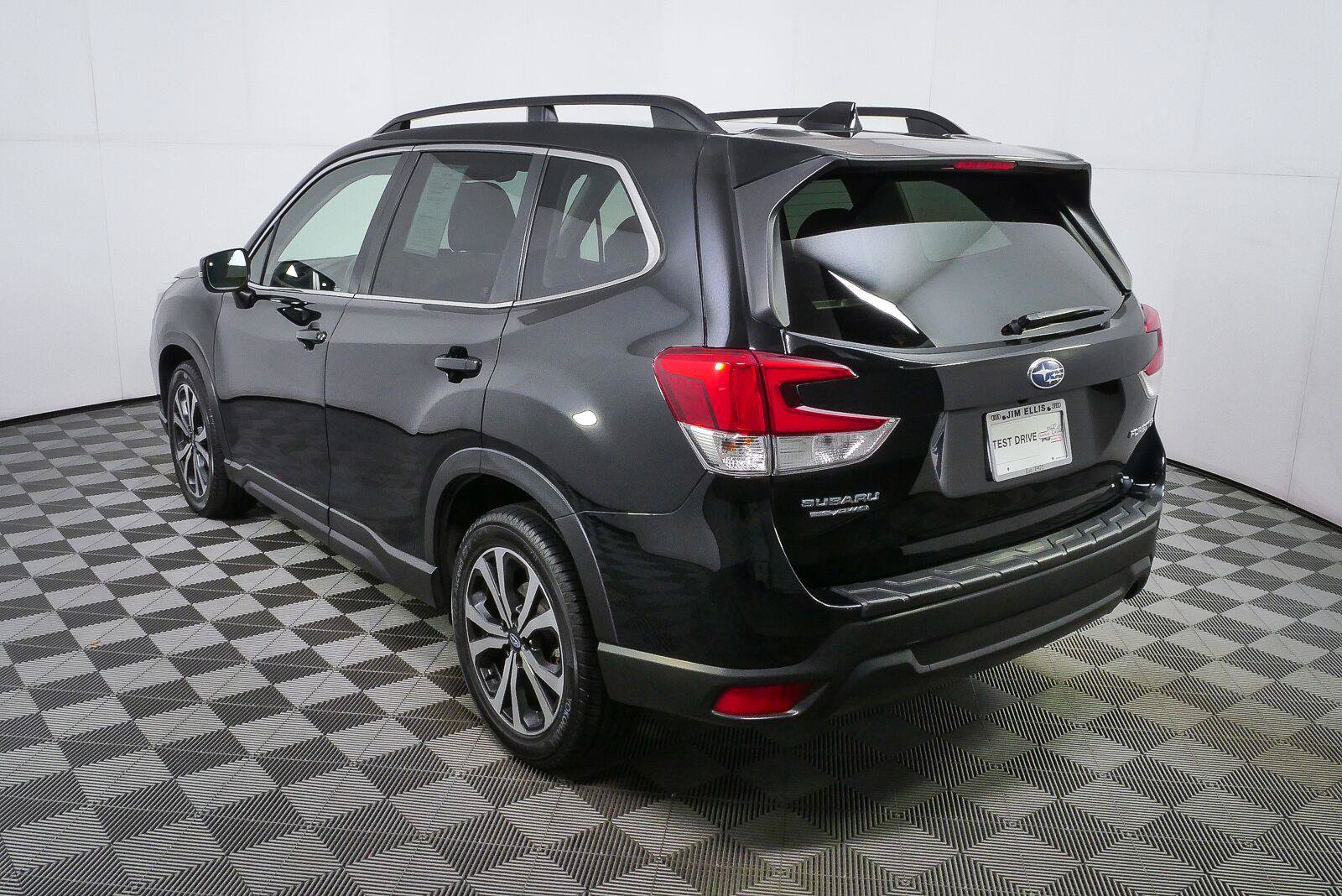 Used 2019 Subaru Forester Limited w/ Popular Package #3 AWD/4WD image 25