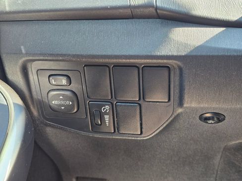 Used 2015 Toyota Prius Persona Series FWD image 15