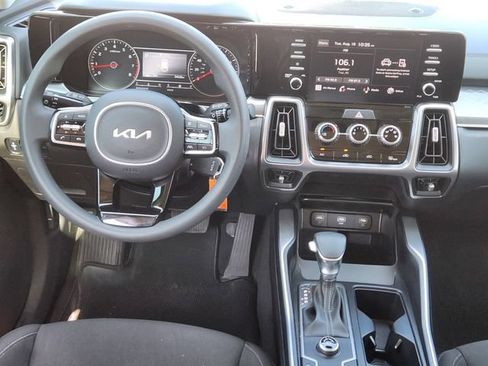 Certified 2023 Kia Sorento LX FWD image 26