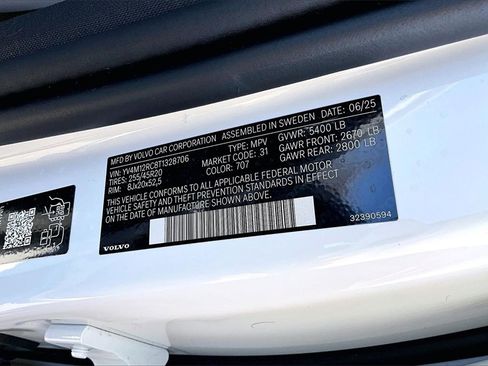 Certified 2026 Volvo XC60 B5 Plus w/ Protection Package Premier image 19