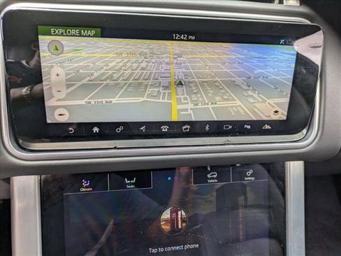 Used 2021 Land Rover Range Rover HSE image 14