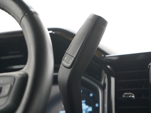 Used 2024 GMC Sierra 1500 SLE w/ Preferred Package image 18