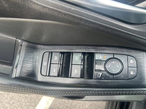 Certified 2023 Nissan Rogue SV FWD image 18