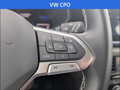 Certified 2023 Volkswagen Taos SE w/ Panoramic Sunroof Package image 14