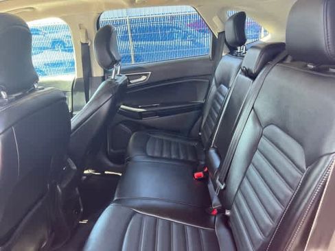 Used 2017 Ford Edge SEL w/ Equipment Group 201A FWD image 19