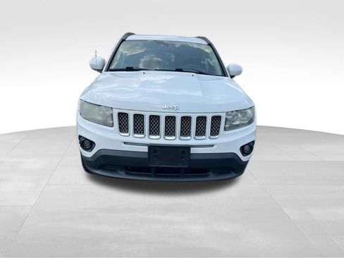 Used 2014 Jeep Compass Latitude w/ Sun/Sound Group AWD/4WD image 2