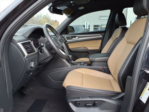 Used 2023 Volkswagen Atlas Cross Sport SEL image 7