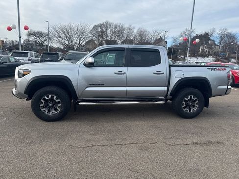 Used 2023 Toyota Tacoma TRD Off-Road image 4