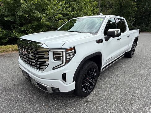 Used 2023 GMC Sierra 1500 Denali w/ Denali Reserve Package AWD/4WD image 2
