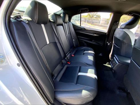 Used 2025 Toyota Camry SE FWD image 19