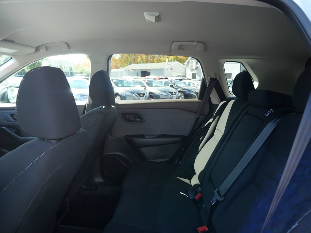 Used 2023 Nissan Rogue S AWD/4WD image 23