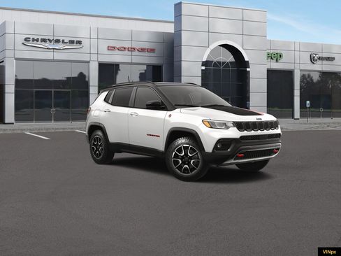 New 2026 Jeep Compass Trailhawk w/ Sun, Sound & Navigation Group AWD/4WD image 11