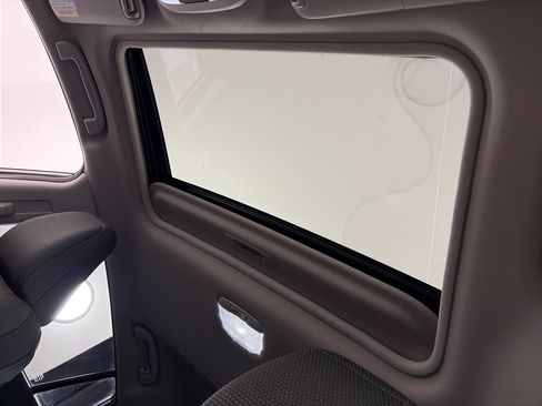 Used 2024 Subaru Crosstrek 2.0i Premium image 18