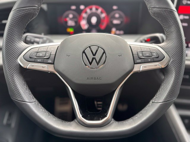 Used 2025 Volkswagen Tiguan SE R-Line AWD/4WD image 18