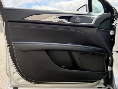 Used 2018 Lincoln MKZ Premiere FWD image 19
