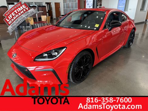 New 2026 Toyota GR86 Premium RWD image 4